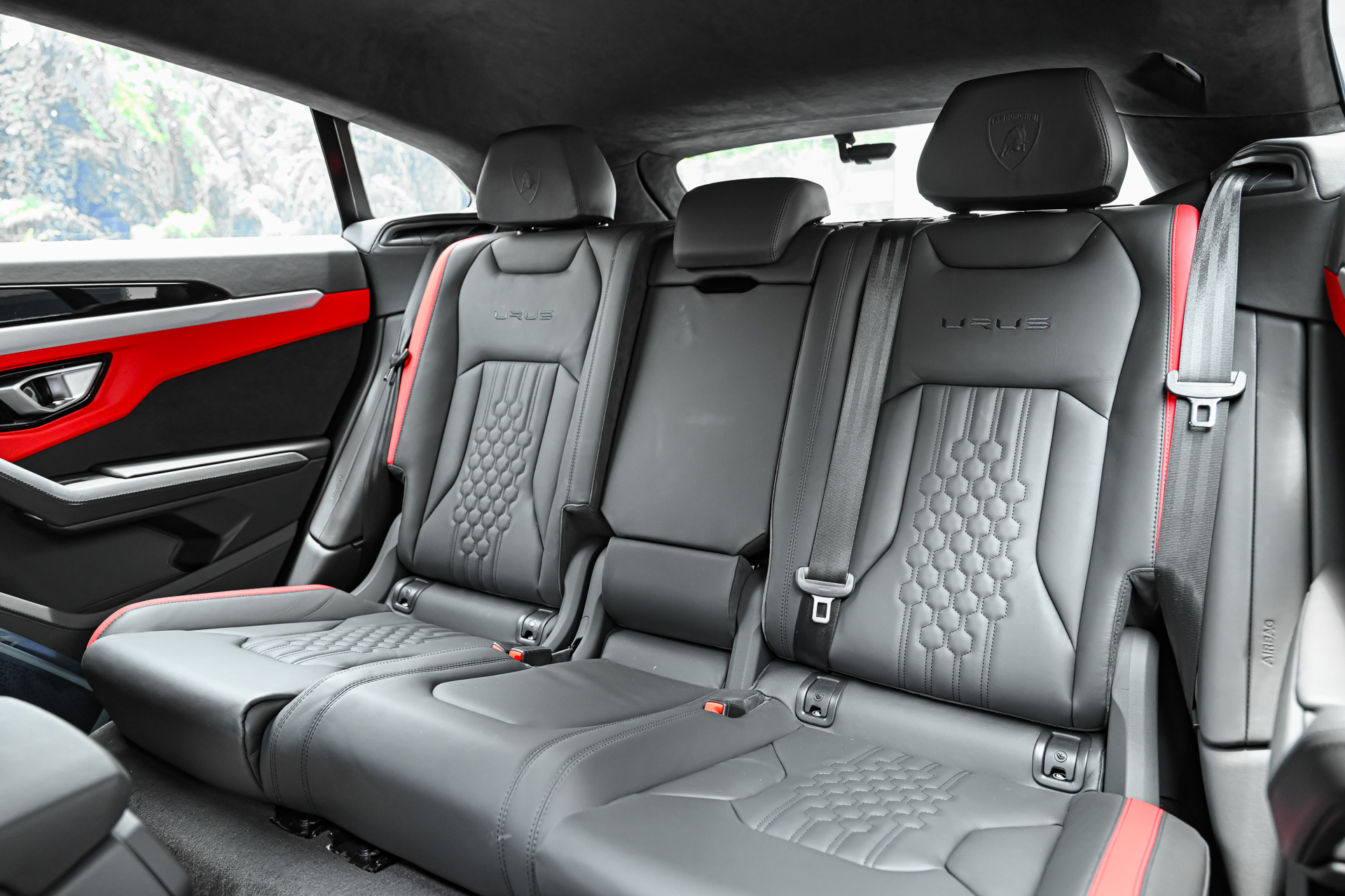 Lambo Urus Interior Rear